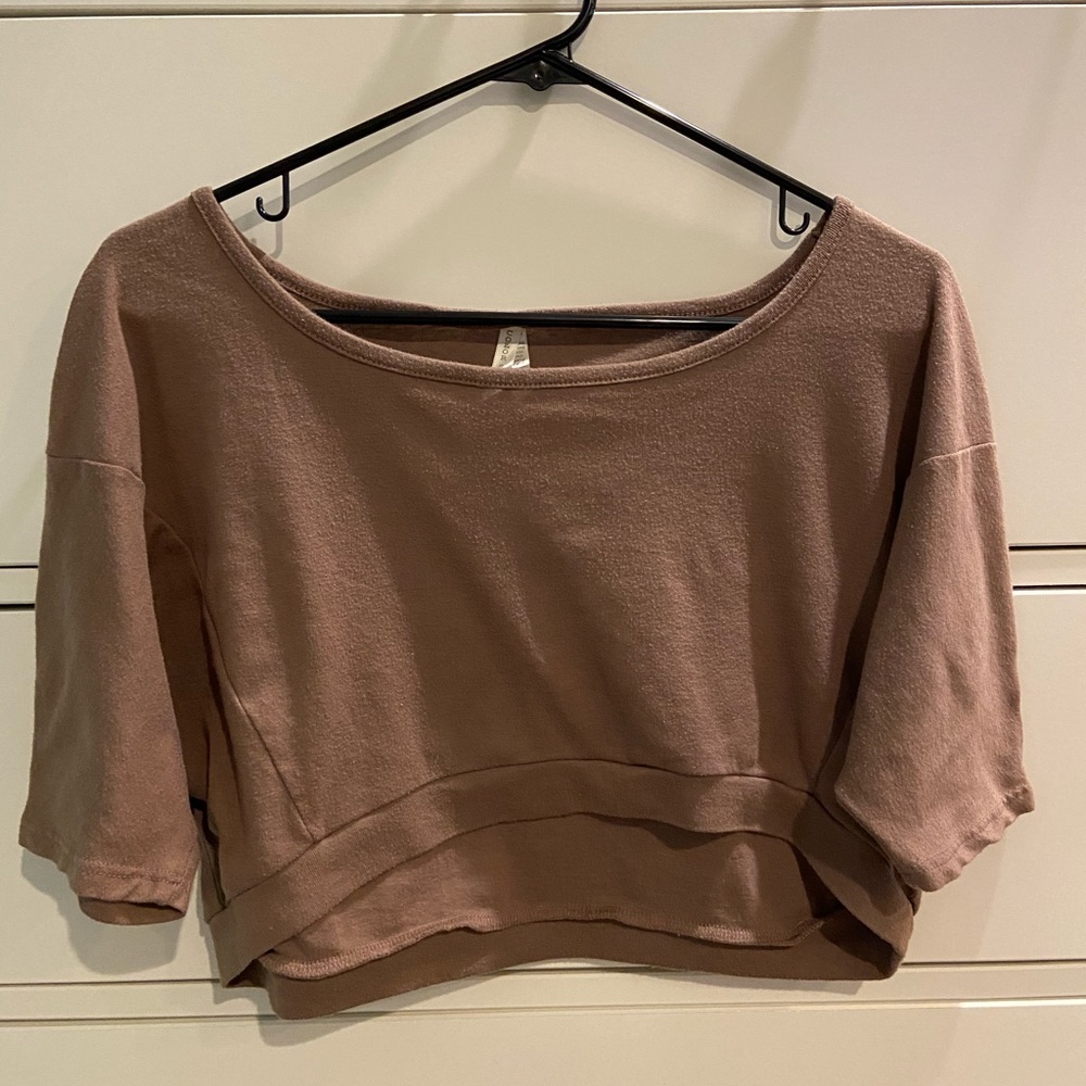 Crop top (slight high-low)